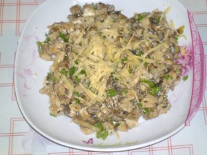 Быстрый  мясной салат с грибами