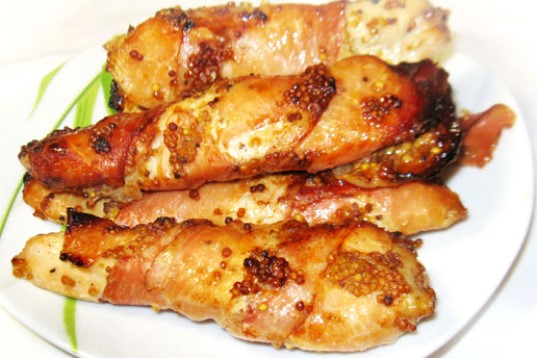 Куриное филе в беконе в  медово-горчичном маринаде