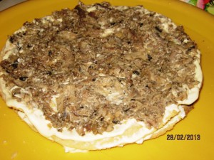Торт закусочный со шпротами и плавленым сыром