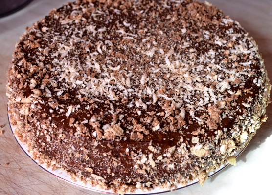 Бисквитный торт с заварным шоколадным кремом
