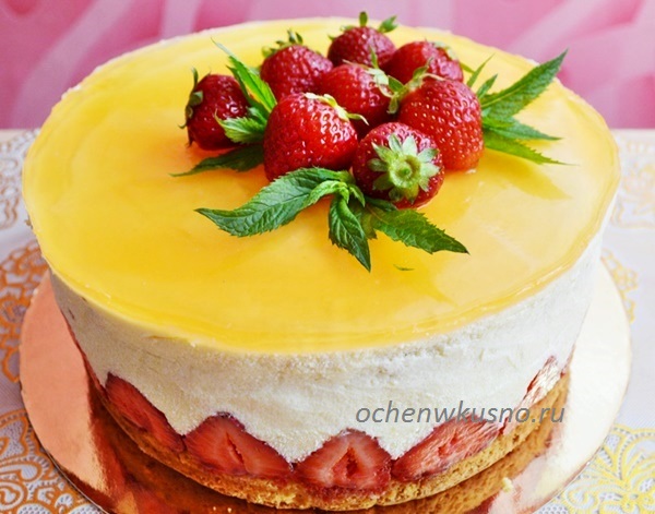 Торт «ФРЕЗЬЕ» с клубникой- французский популярный десерт, очень вкусный!